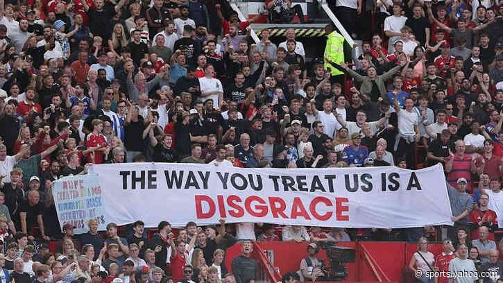 Man Utd protest against ownership before derby
