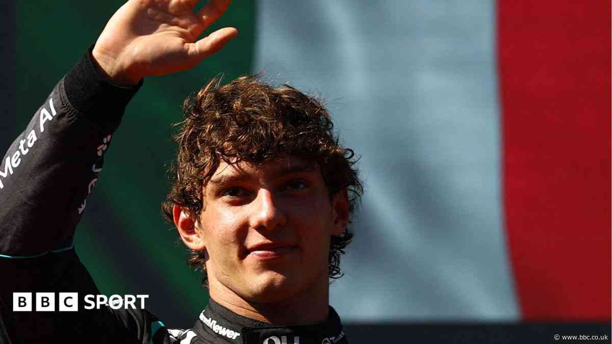 Antonelli wins as Norris loses out under virtual safety car