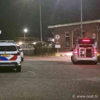 Politie rukt uit na melding van steekpartij bij azc Schalkhaar