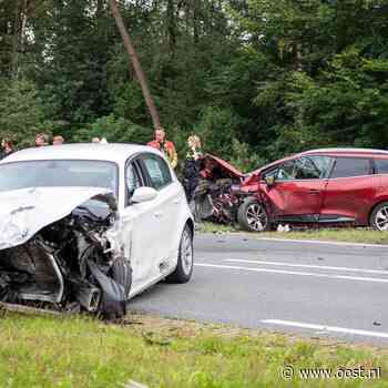 Twee gewonden bij ernstig ongeval op N737 in Deurningen