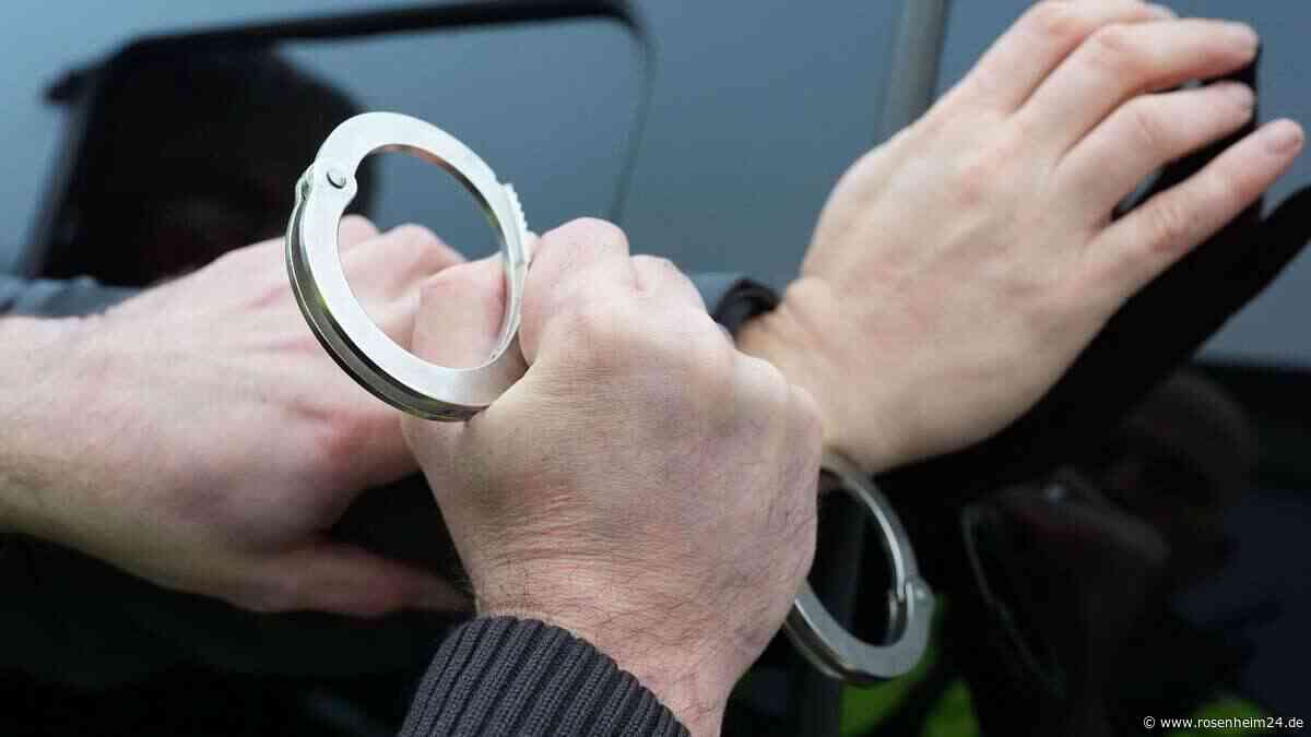 Mit drei Promille: Renitenter Mann (44) wird nach Lokalverbot in Polizeigewahrsam genommen