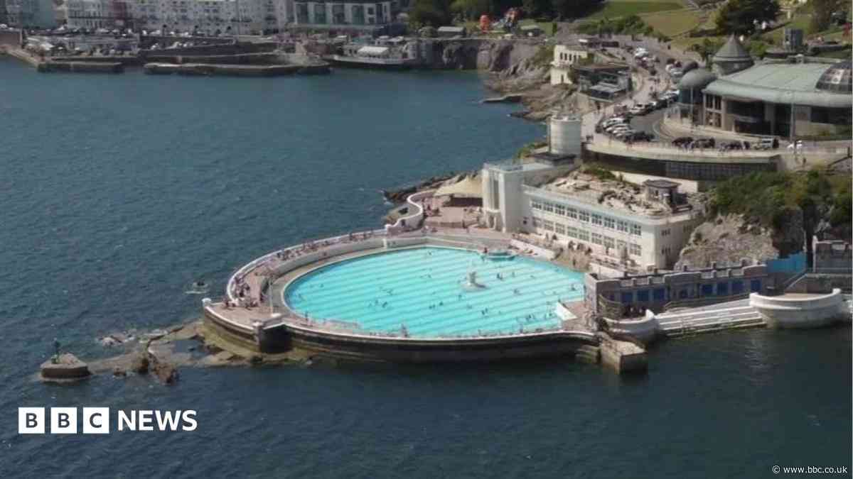 Lido season extended after 'extraordinary summer'