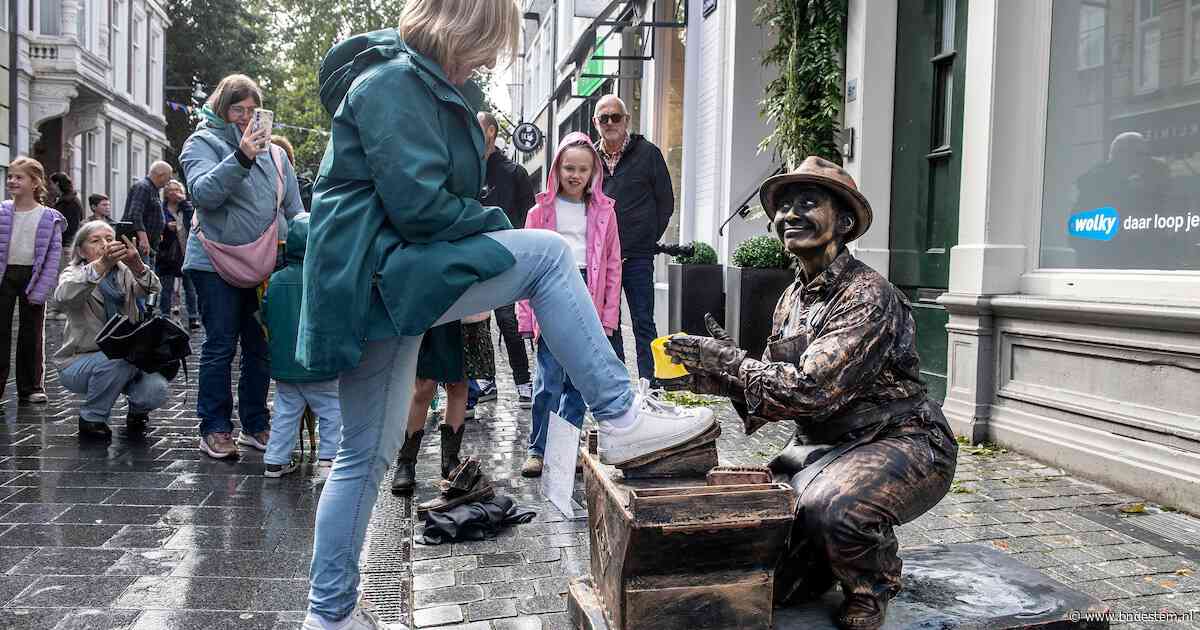 Stilstaan als kunstvorm: levende standbeelden in Breda onthullen hun geheimen