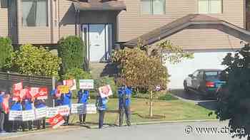Surrey, B.C., man awarded $275k after bizarre 77-day-long protest in front of his home