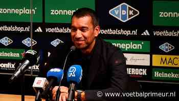 Van Bronckhorst over mooi onderonsje met Slot: 'Heb wel meer prijzen...'