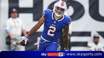 'This game is incredible!' - Allen finds Moore for 43-yard TD