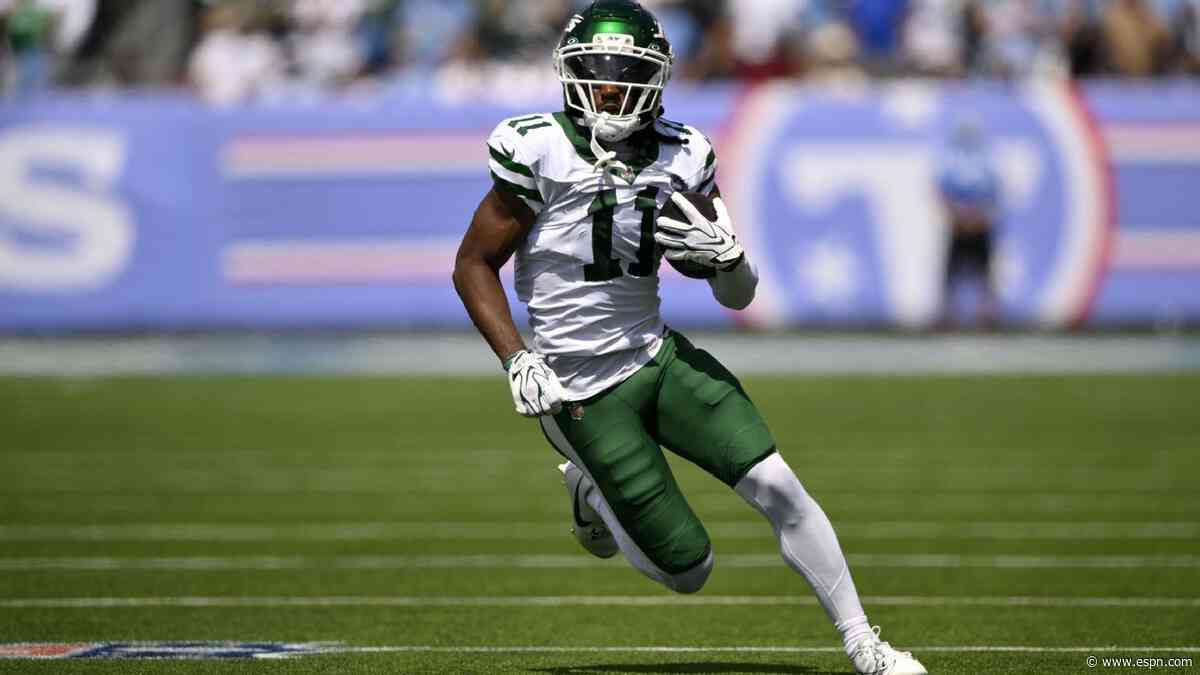 Jets first-round WR Cooper injures ankle in NFL debut