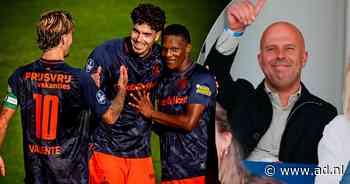 ‘De beste helft van een team dat ik heb gecoacht’: Feyenoord imponeert met ‘Slotbal’ in Zwolle