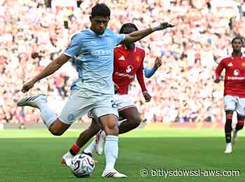 Manchester City selló su triunfo en el clásico inglés con un jugador menos