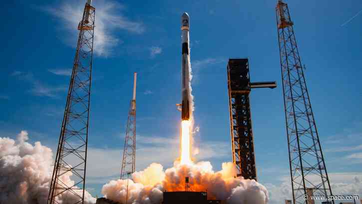 SpaceX launches 3 telecom satellites to orbit on 700th Falcon mission of all time (video)