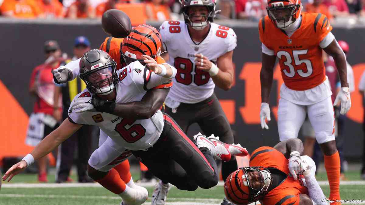 Bengals force 4 turnovers, Burrow throws for TD in 33-27 win over the Buccaneers