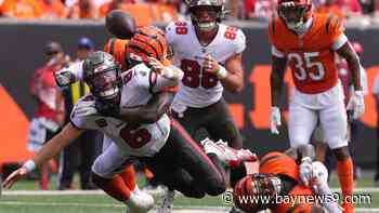 Bengals force 4 turnovers, Burrow throws for TD in 33-27 win over the Buccaneers