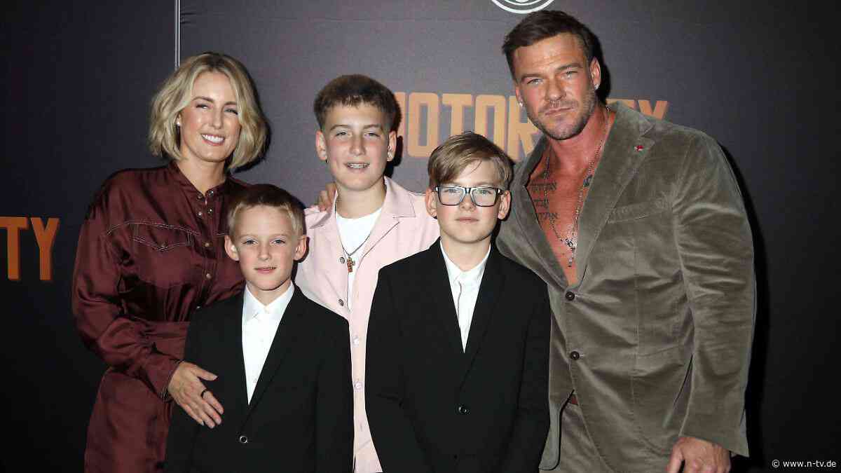 Ehe-Aus nach 20 Jahren : "Reacher"-Star Alan Ritchson lässt sich scheiden 