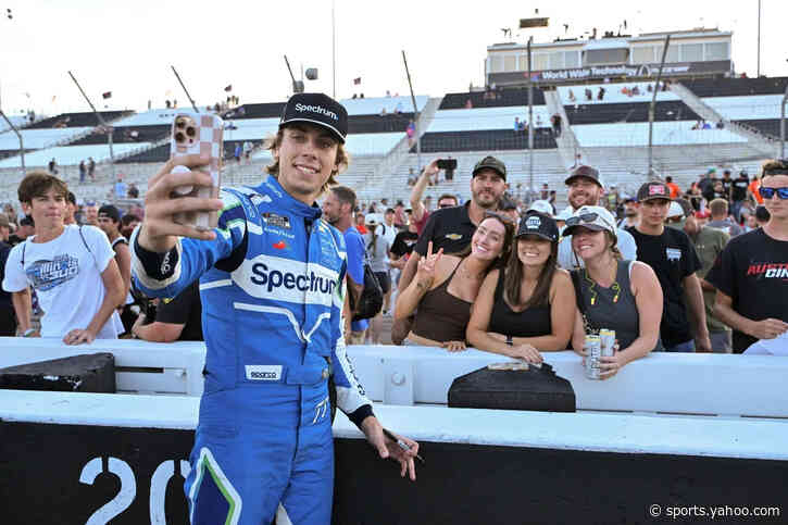 Carson Hocevar spent 20 minutes signing for fans after Gateway finish: 'Some of us are still fans at heart'