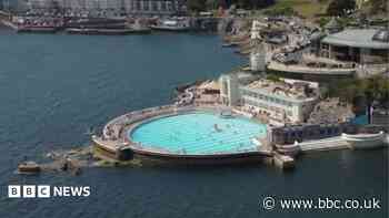 Lido season extended after 'extraordinary summer'