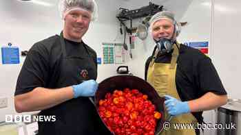 Young trader scoops national award for hot sauce