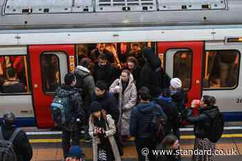 London travel news LIVE: Signal fault hits Thameslink commuter trains into morning rush-hour