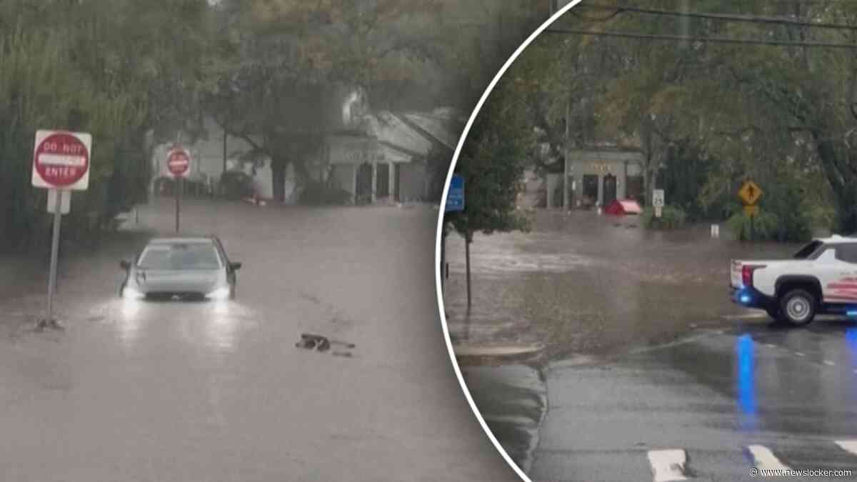 Auto's onder water door hevige regenval in de VS
