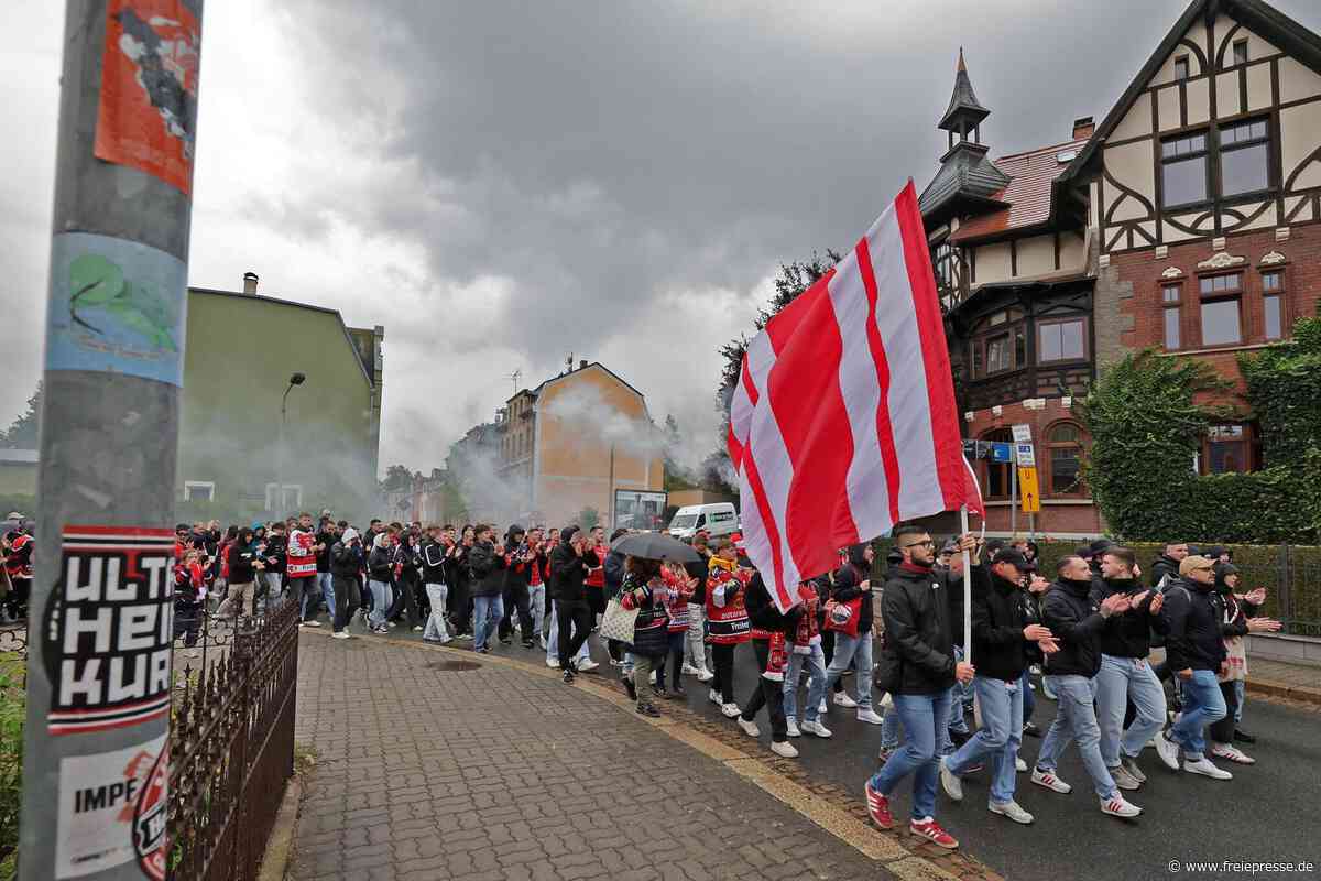 Eispiraten Crimmitschau: Warum der Fanmarsch erst vor dem zweiten Heimspiel stattfindet
