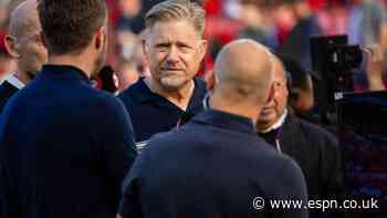 Schmeichel calls for end of VAR after United call