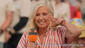 Nach Scherz zu ihrer Mutter: Andrea Kiewel rudert im „ZDF-Fernsehgarten“ zurück