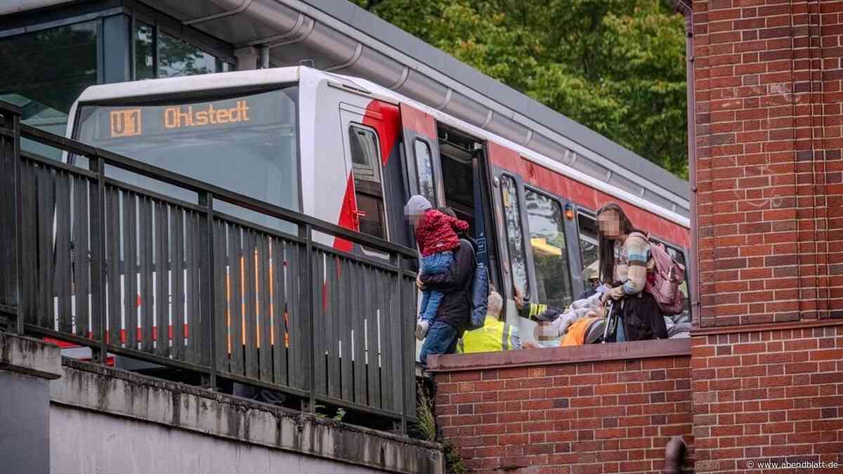 Tragischer Unfall: Junger Mann stirbt bei U-Bahn-Drama am Bahnhof Trabrennbahn