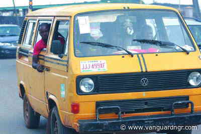 ‎Lagos: Commuters stranded as commercial bus drivers strike over alleged extortion