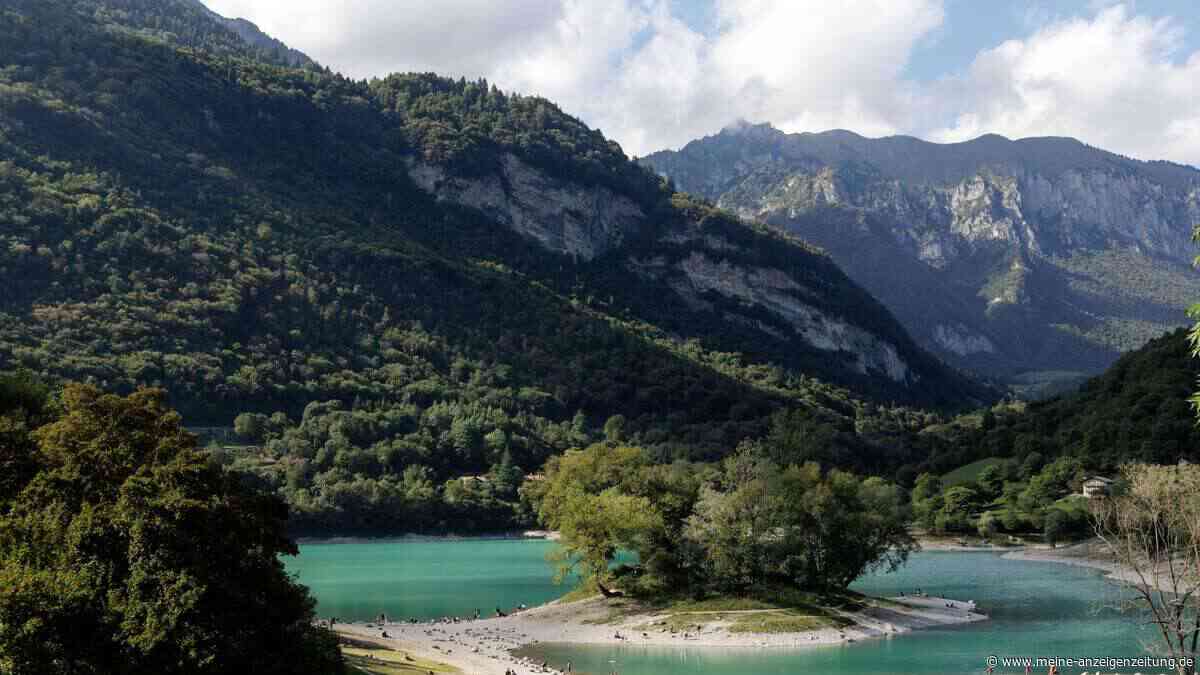 Karibisches Blau: Dieser kleine See liegt direkt neben dem Gardasee – kaum jemand kennt ihn