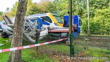 Trein met 150 passagiers botst op vrachtwagen bij overweg in Ermelo