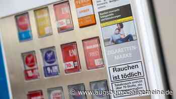 Unbekannter hebelt am Bahnhof einen Zigaretten-Automaten auf