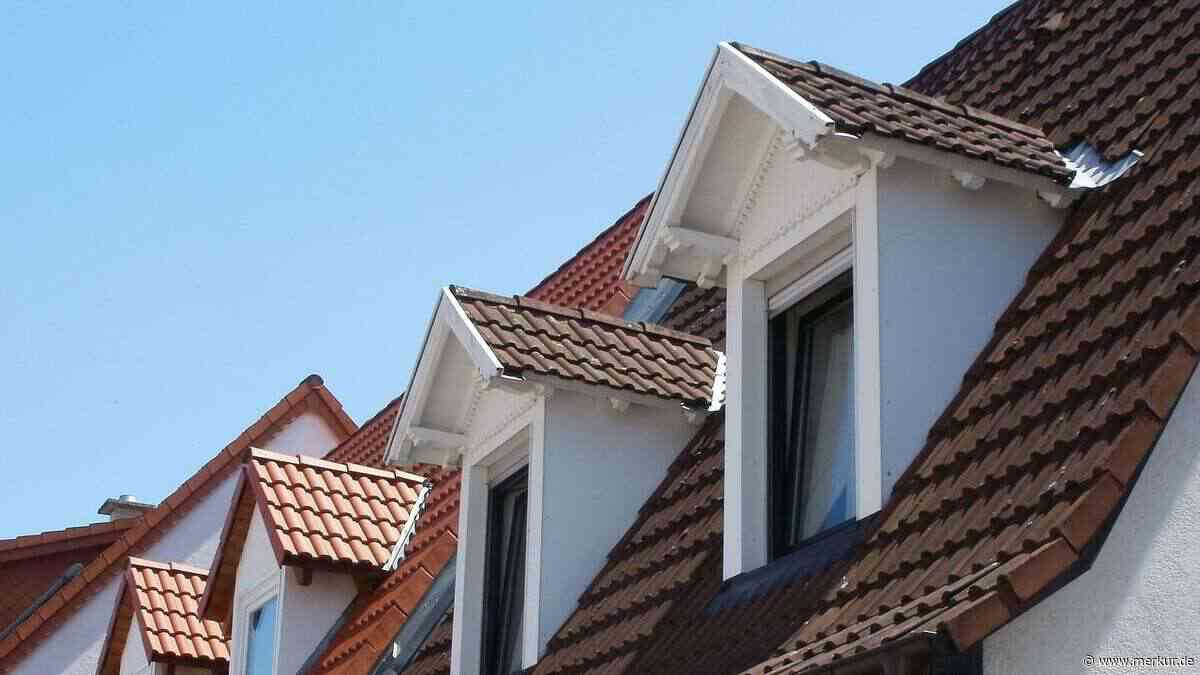 Dachausbau ohne Baugenehmigung: Freising fordert trotzdem Meldung