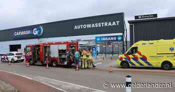 Meerdere werknemers gewond door onbekende stof bij carwash in Ede
