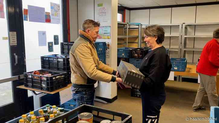 Voedselbank Haarlem zet donateurs in het zonnetje met feestelijke middag: ‘Zonder kunnen we niet werken’