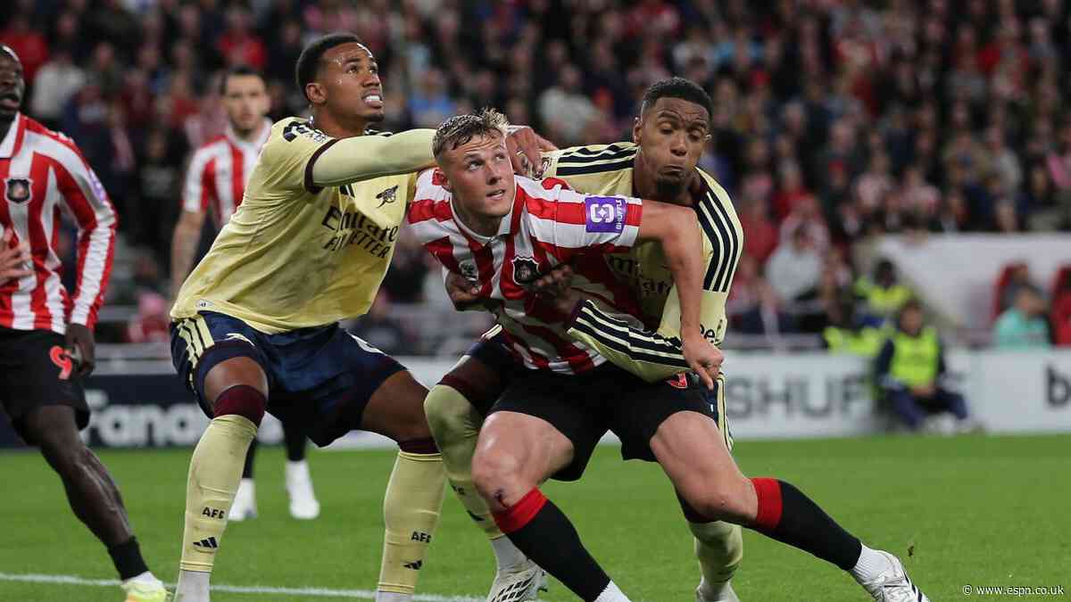 Source: Arsenal to contact Pro Ref over S'land pen.