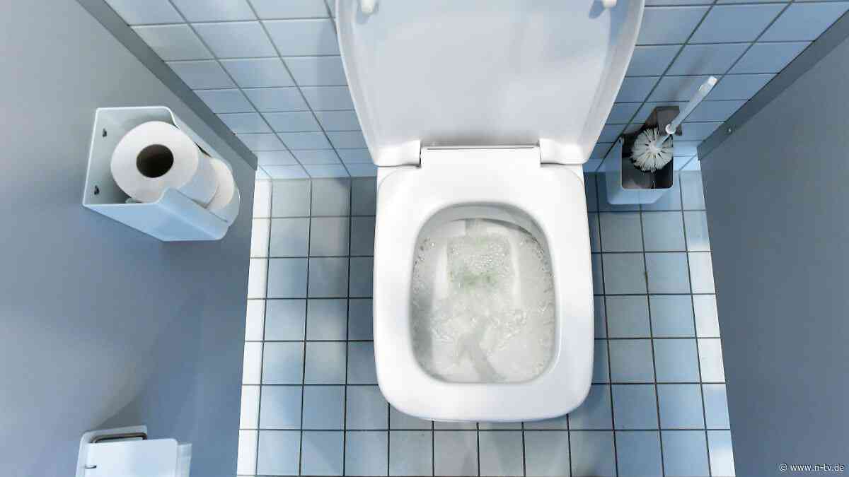 Unsichtbare Wolke über dem WC: Toiletten schleudern beim Spülen Keime bis in Atemhöhe
