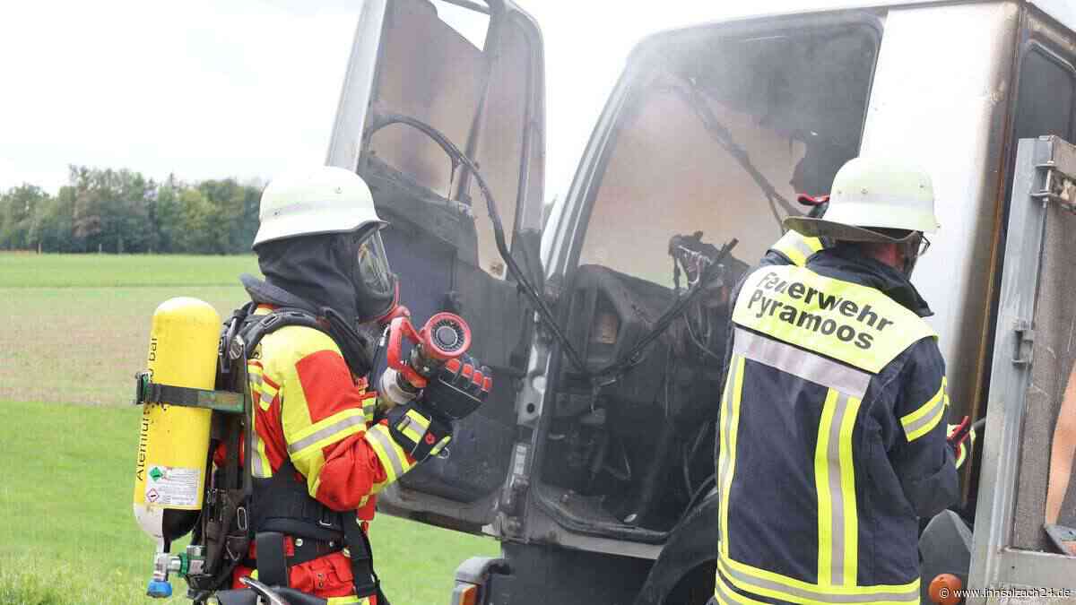 Lkw-Brand bei Sankt Wolfgang: Führerhaus vollständig ausgebrannt