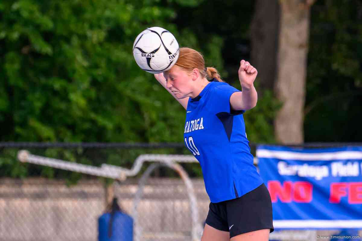 Saratoga girls' soccer hopes early growing pains result in playoff success