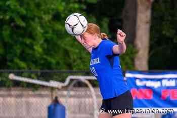 Saratoga girls' soccer hopes early growing pains result in playoff success