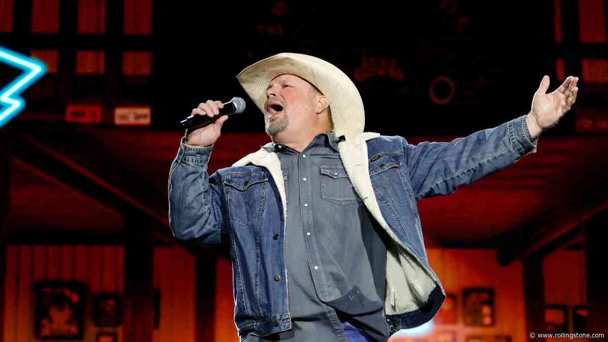 Garth Brooks, Kelly Clarkson, Willie Nelson Set for Stagecoach 2027