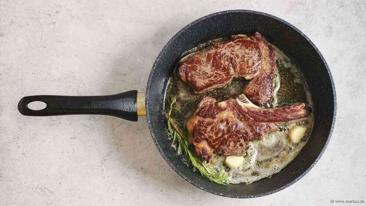 Winzersteak: Saftiges Schweinesteak mit Zwiebeln und Wein überzeugt als Klassiker