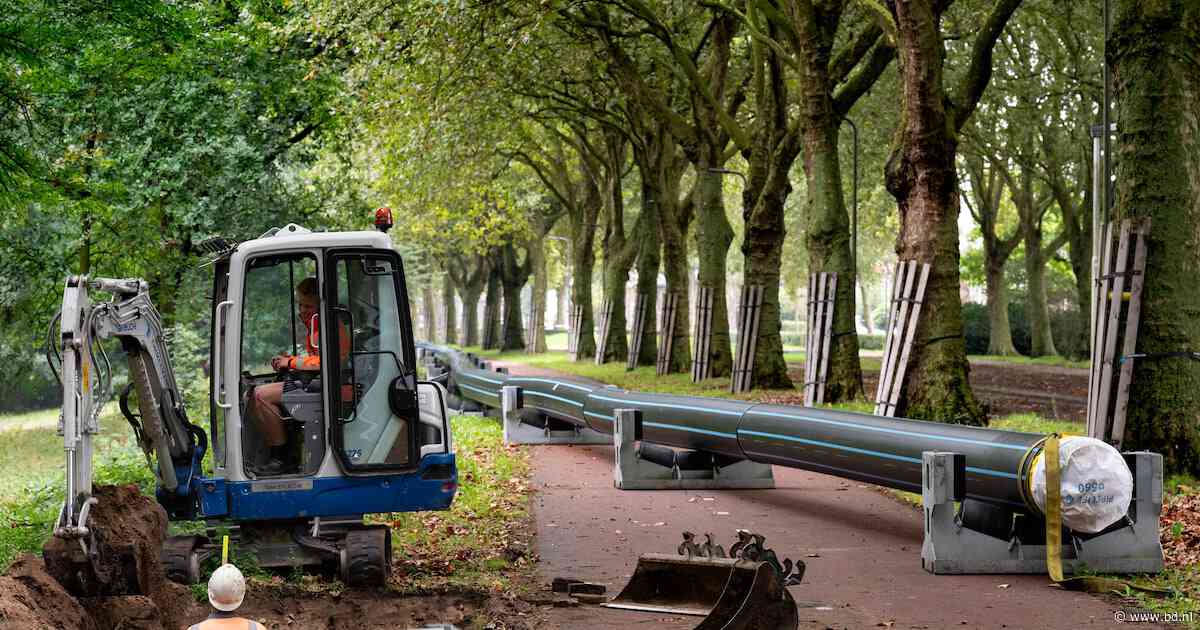 Nieuwe brede en grote waterleiding onder drukke Bossche kruisingen door