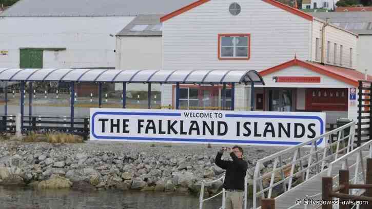 Por qué volvió la tensión entre Argentina e Inglaterra por Malvinas/Falklands 44 años después de la guerra