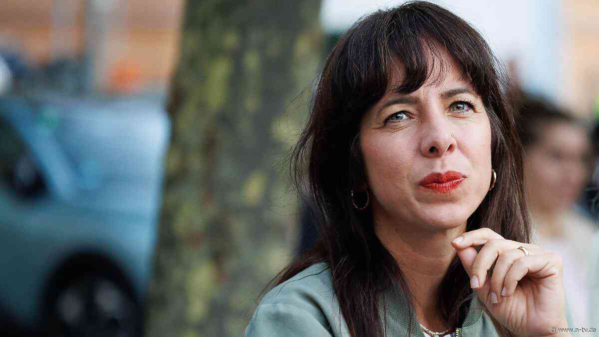Interview mit Elif Eralp: "Wenn die Linke an die Regierung kommt, wird vergesellschaftet"