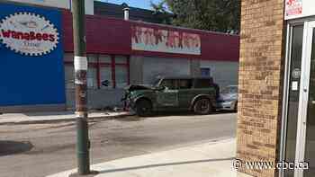 Officers in West Broadway pursuit were responding to possible abduction: police