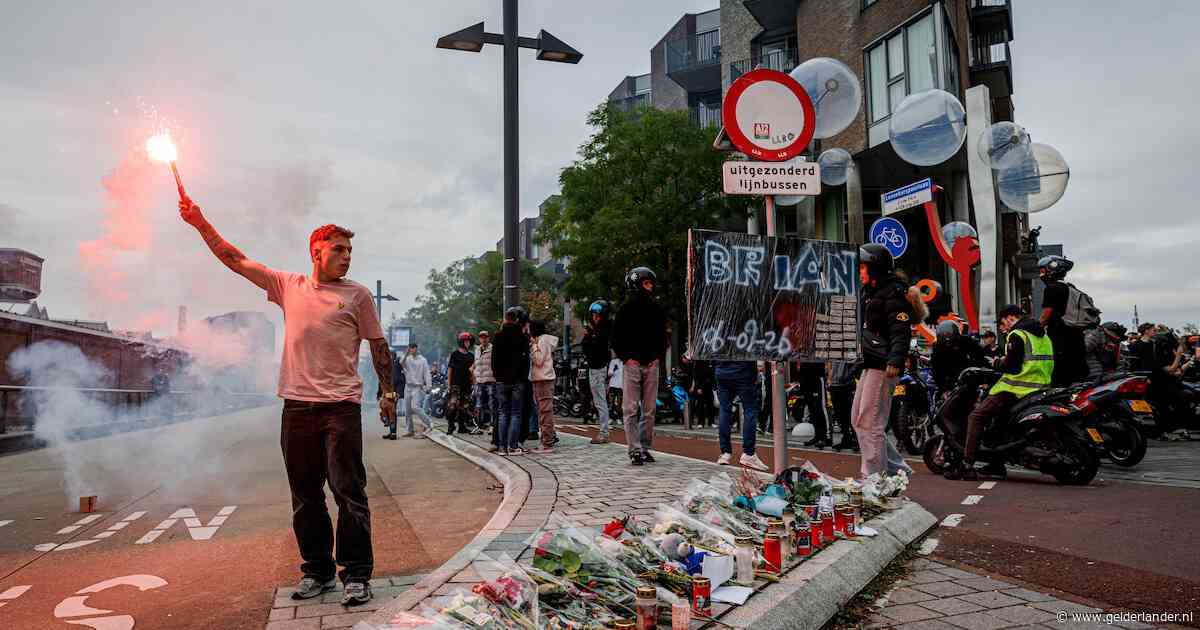 Met erehaag en ride-out wordt verongelukte Bryan de laatste eer bewezen