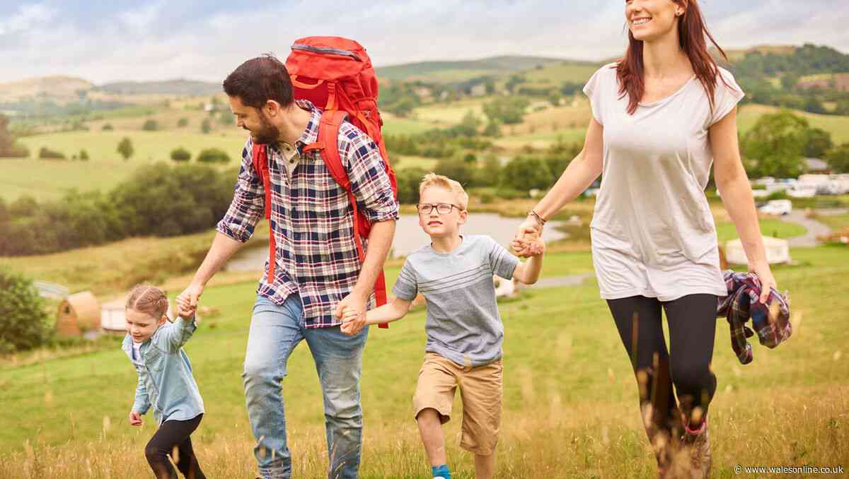 'Best water £6 bottle ever' shoppers buy 3 of 'never leaks on walks' or at school