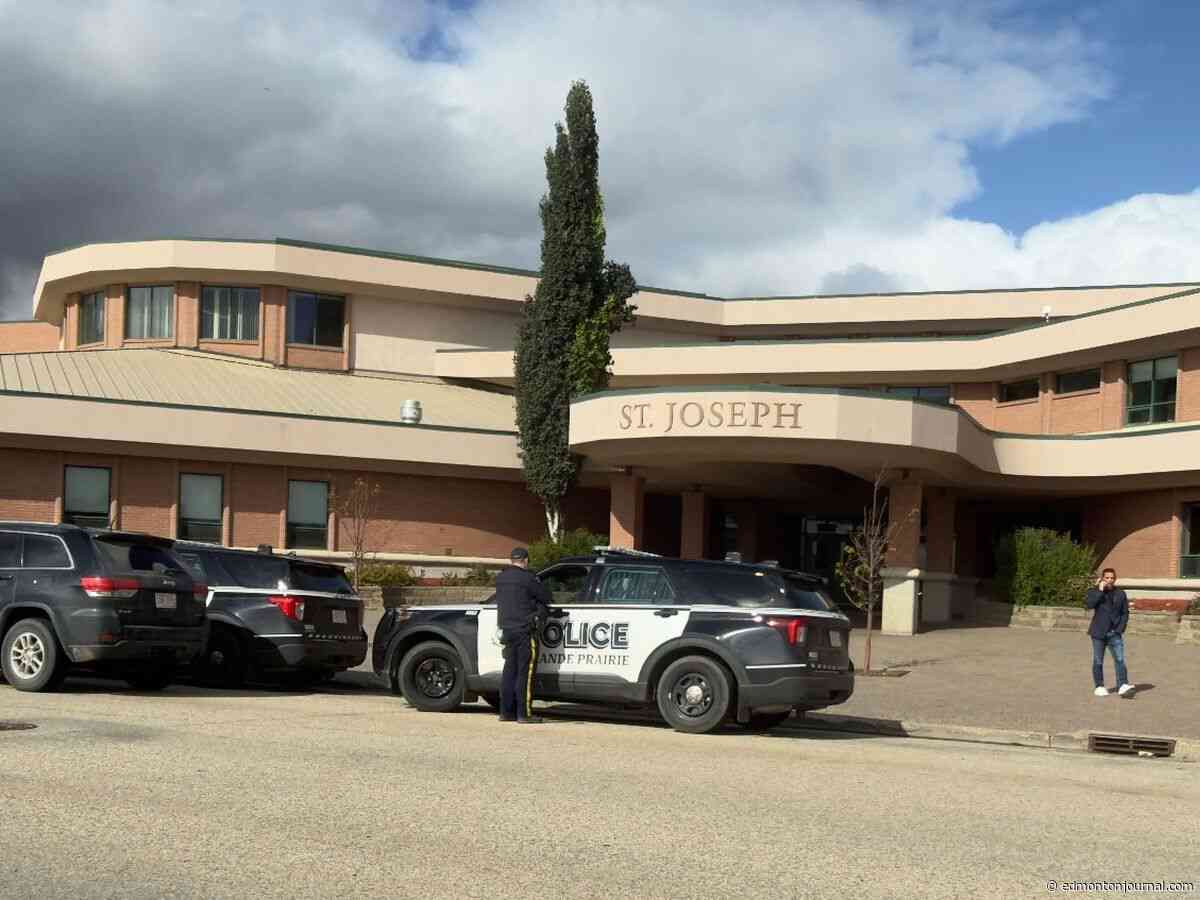 Threats posted to Snapchat prompt lockdown at Grande Prairie school