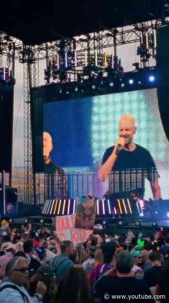 Jono joins Darren on stage for a surprise JODA performance ❤️