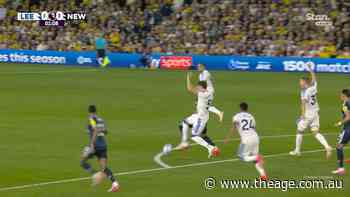 Early Leeds penalty shout waved away