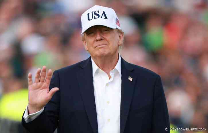 Trump tilda de "patraña" los riesgos existenciales de la inteligencia artificial y rechaza imponer regulaciones al sector